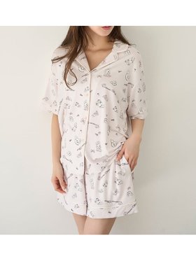 【スナイデル ホーム/SNIDEL HOME】の【SNIDEL HOME * 新木優子】カットプリントシャツ*ショートパンツセット 人気、トレンドファッション・服の通販 founy(ファニー) ファッションモデル・俳優・女優 Models 女性 Women 新木優子 Araki Yuko ファッション Fashion レディースファッション WOMEN パンツ Pants ハーフ / ショートパンツ Short Pants オイル Oil 春 Spring カットソー Cut And Sew カーディガン Cardigan コレクション Collection ショート Short スペシャル Special セットアップ Set Up 女優 Actress なめらか Smooth パイピング Piping フェミニン Feminine プリント Print ミックス Mix モチーフ Motif リボン Ribbon リラックス Relax ロマンティック Romantic ローズ Rose お家時間・ステイホーム Home Time/Stay Home 夏 Summer |ID:prp329100004073226