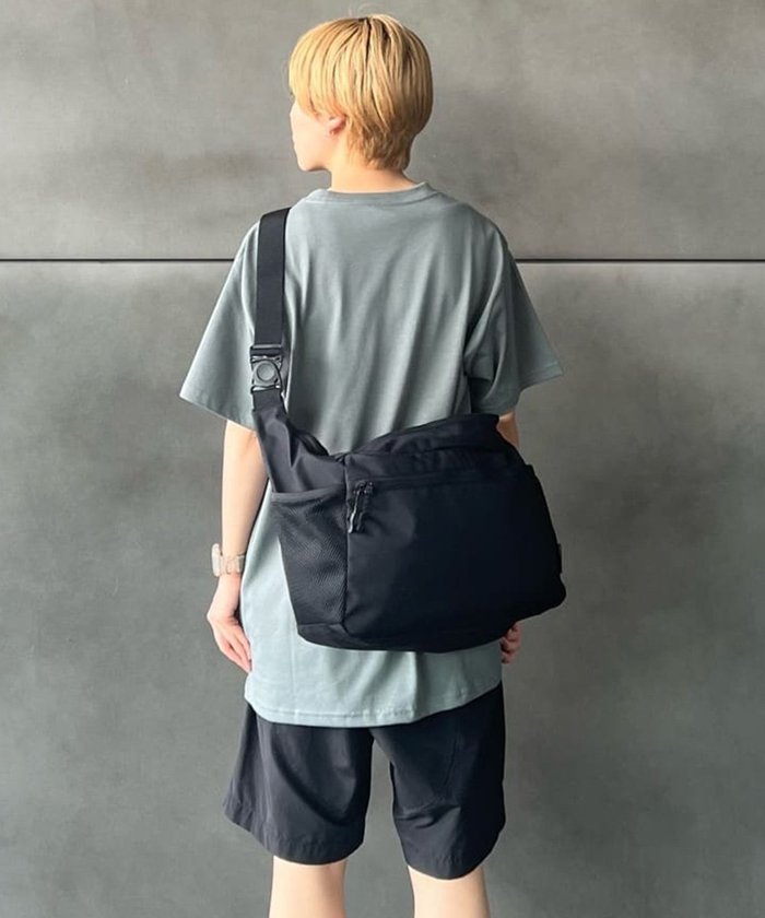 【スノーピーク/SNOW PEAK】のEveryday Use Middle Shoulder Bag インテリア・キッズ・メンズ・レディースファッション・服の通販 founy(ファニー) https://founy.com/ ファッション Fashion レディースファッション WOMEN バッグ Bag ポケット Pocket ミドル Middle メッシュ Mesh 傘 Umbrella |ID: prp329100004073493 ipo3291000000028320725