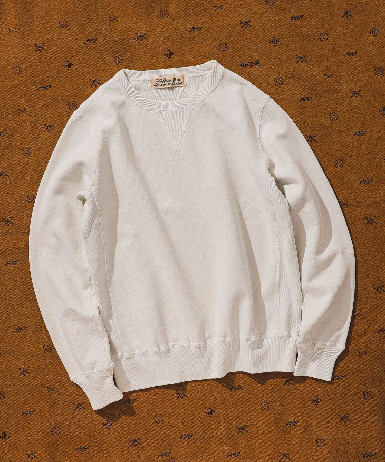 【ビームス/BEAMS / MEN】のREMI RELIEF*BEAMS PLUS / 別注 スウェット クルーネック インテリア・キッズ・メンズ・レディースファッション・服の通販 founy(ファニー) 　ファッション　Fashion　メンズファッション　MEN　ヴィンテージ　Vintage　スウェット　Sweat　ダメージ　Damage　パターン　Pattern　別注　Special Order　WHITE|ID: prp329100004076726 ipo3291000000027910058