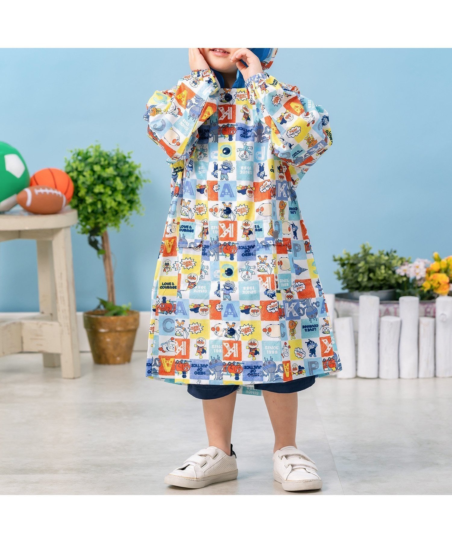 【アンパンマンキッズコレクション/ANPANMAN KIDS COLLECTION / KIDS】のANPANMAN KIDS COLLECTION/スクエア総柄レインコート 人気、トレンドファッション・服の通販 founy(ファニー) 　ファッション　Fashion　キッズファッション　KIDS　アウター　Coat Outerwear /Kids　カラフル　Colorful　キャラクター　Character　コレクション　Collection　スクエア　Square　スマート　Smart　フロント　Front　プリーツ　Pleats　ベビー　Baby　ボックス　Box　ボーイズ　Boys　メンズ　Mens　リュック　Ruck Sack　ギフト プレゼント　Gift Present　 other-1|ID: prp329100004077073 ipo3291000000028195708