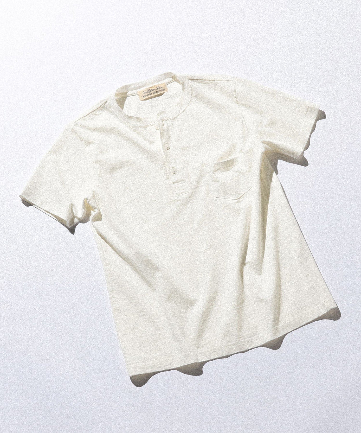 【ビームス/BEAMS / MEN】の【定番】REMI RELIEF * BEAMS PLUS / 別注 Henley Neck Pocket T-shirt summer インテリア・キッズ・メンズ・レディースファッション・服の通販 founy(ファニー) 　ファッション　Fashion　メンズファッション　MEN　クラシック　Classic　別注　Special Order　夏　Summer　定番　Standard　WHITE|ID: prp329100004078503 ipo3291000000027556323