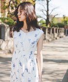 【ナチュラル ビューティー ベーシック/NATURAL BEAUTY BASIC】のVネックフラワーティアードワンピース 人気、トレンドファッション・服の通販 founy(ファニー) 雑誌掲載アイテム Magazine Items ファッション雑誌 Fashion Magazines ビジンヒャッカ 美人百花 ファッション Fashion レディースファッション WOMEN ワンピース Dress おすすめ Recommend カーディガン Cardigan コンパクト Compact シャーリング Shirring ジョーゼット Georgette ティアードスカート Tiered Skirt ノースリーブ No Sleeve フェミニン Feminine 夏 Summer 雑誌 Magazine thumbnail オフベース2|ID: prp329100004078561 ipo3291000000027556653