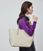 【ロペ/ROPE'】のAretha Bag (アリーサ バッグ)【A4対応/ポーチ付き】【通勤】 人気、トレンドファッション・服の通販 founy(ファニー) ファッション Fashion レディースファッション WOMEN ポーチ Pouches キャンバス Canvas ショルダー Shoulder スウェード Suede プリント Print ポケット Pocket ポーチ Pouch マグネット Magnet ビジネス 仕事 通勤 Business thumbnail オフホワイト(15)|ID: prp329100004078992 ipo3291000000028846604