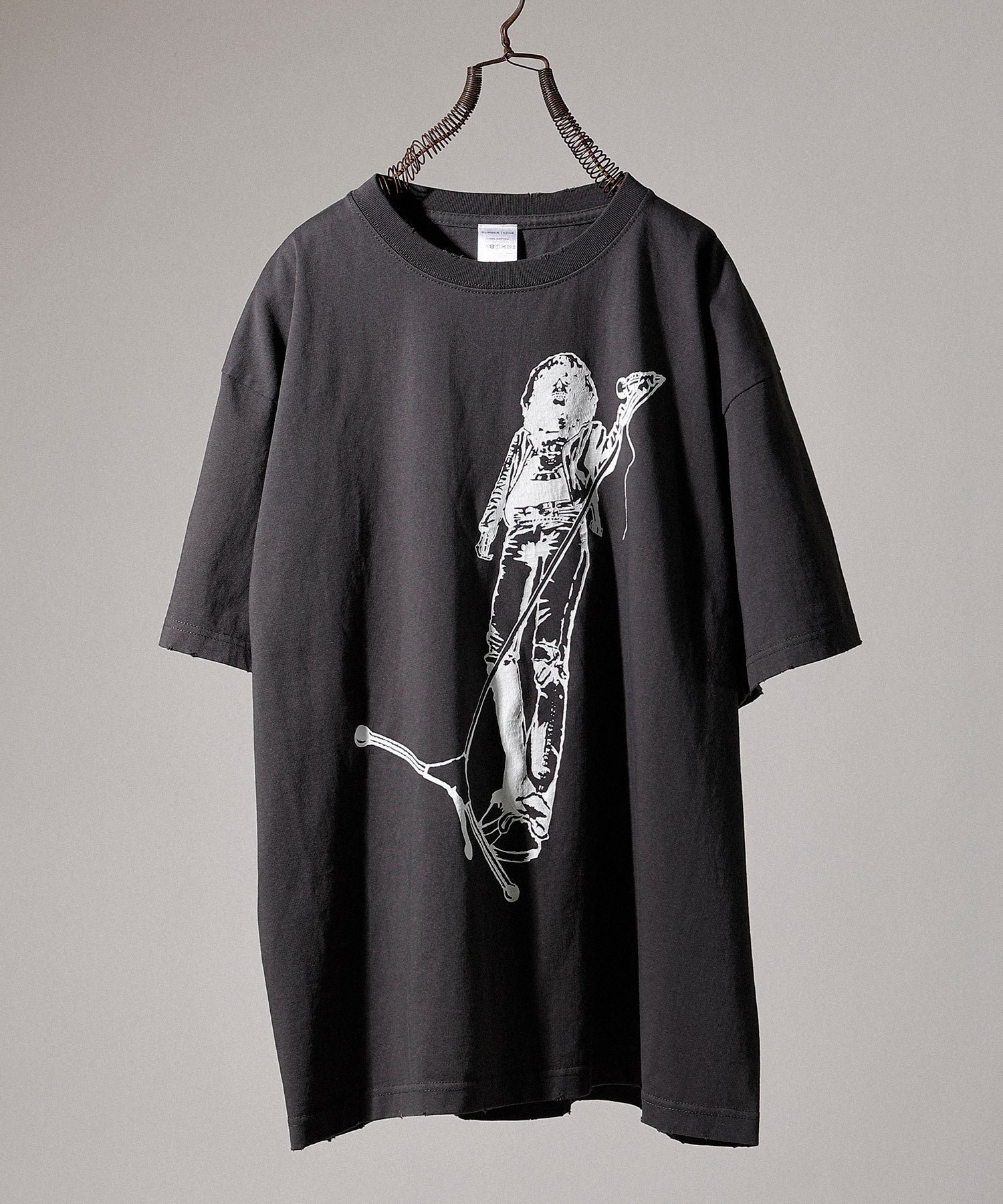 【ナンバー/Number】のHARD WASH DAMAGE T-SHIRT 人気、トレンドファッション・服の通販 founy(ファニー) 　ファッション　Fashion　レディースファッション　WOMEN　トップス・カットソー　Tops/Tshirt　シャツ/ブラウス　Shirts/Blouses　ロング / Tシャツ　T-Shirts　ウォッシュ　Wash　ヴィンテージ　Vintage　ジップアップ　Zip Up　ジャケット　Jacket　スラックス　Slacks　セットアップ　Set Up　ダメージ　Damage　デニム　Denim　定番　Standard　パーカー　Hoodie　ビンテージ　Vintage　プリント　Print　ユーズド　Used　ラバー　Rubber　ワイド　Wide　おすすめ　Recommend　 other-1|ID: prp329100004082534 ipo3291000000028694890