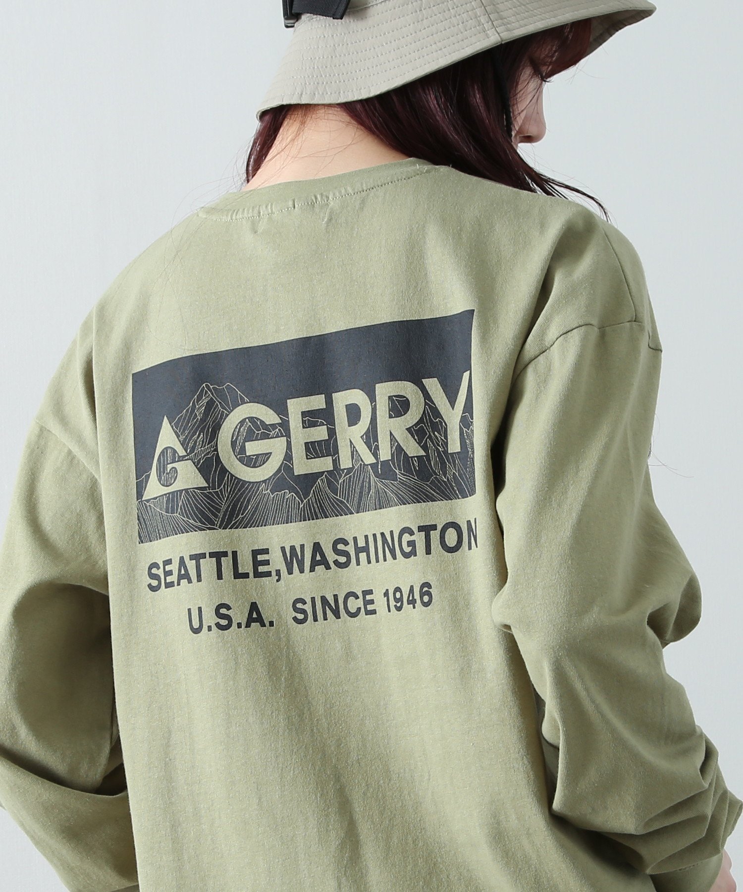 【その他のブランド/Other】のGERRY ジェリー 別注 マウンテン ボックスロゴ バックプリント 長袖Tシャツ インテリア・キッズ・メンズ・レディースファッション・服の通販 founy(ファニー) 　ファッション　Fashion　レディースファッション　WOMEN　トップス・カットソー　Tops/Tshirt　シャツ/ブラウス　Shirts/Blouses　ロング / Tシャツ　T-Shirts　バッグ　Bag　おすすめ　Recommend　アウトドア　Outdoor　アメリカン　American　イラスト　Illustration　カーゴパンツ　Cargo Pants　ショーツ　Shorts　シンプル　Simple　デニム　Denim　トレンド　Trend　プリント　Print　ボックス　Box　ワイド　Wide　別注　Special Order　長袖　Long Sleeve　カーキ|ID: prp329100004087495 ipo3291000000028899629