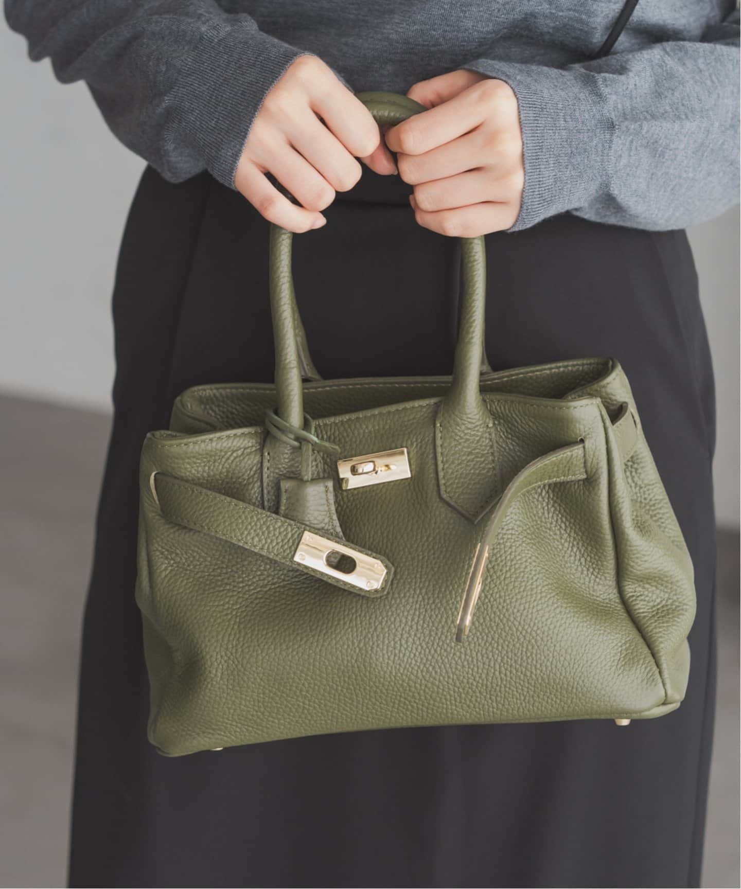 【イエナ/IENA】のAULENTTI/オウレンティ ベルト付きレザー MIDI BAG ST-219-M-DO インテリア・キッズ・メンズ・レディースファッション・服の通販 founy(ファニー) 　ファッション　Fashion　レディースファッション　WOMEN　ベルト　Belts　イタリア　Italy　ショルダー　Shoulder　トレンド　Trend　ベーシック　Basic　エレガント 上品　Elegant　人気　Popularity　秋　Autumn/Fall　カーキ|ID: prp329100004088701 ipo3291000000028530643