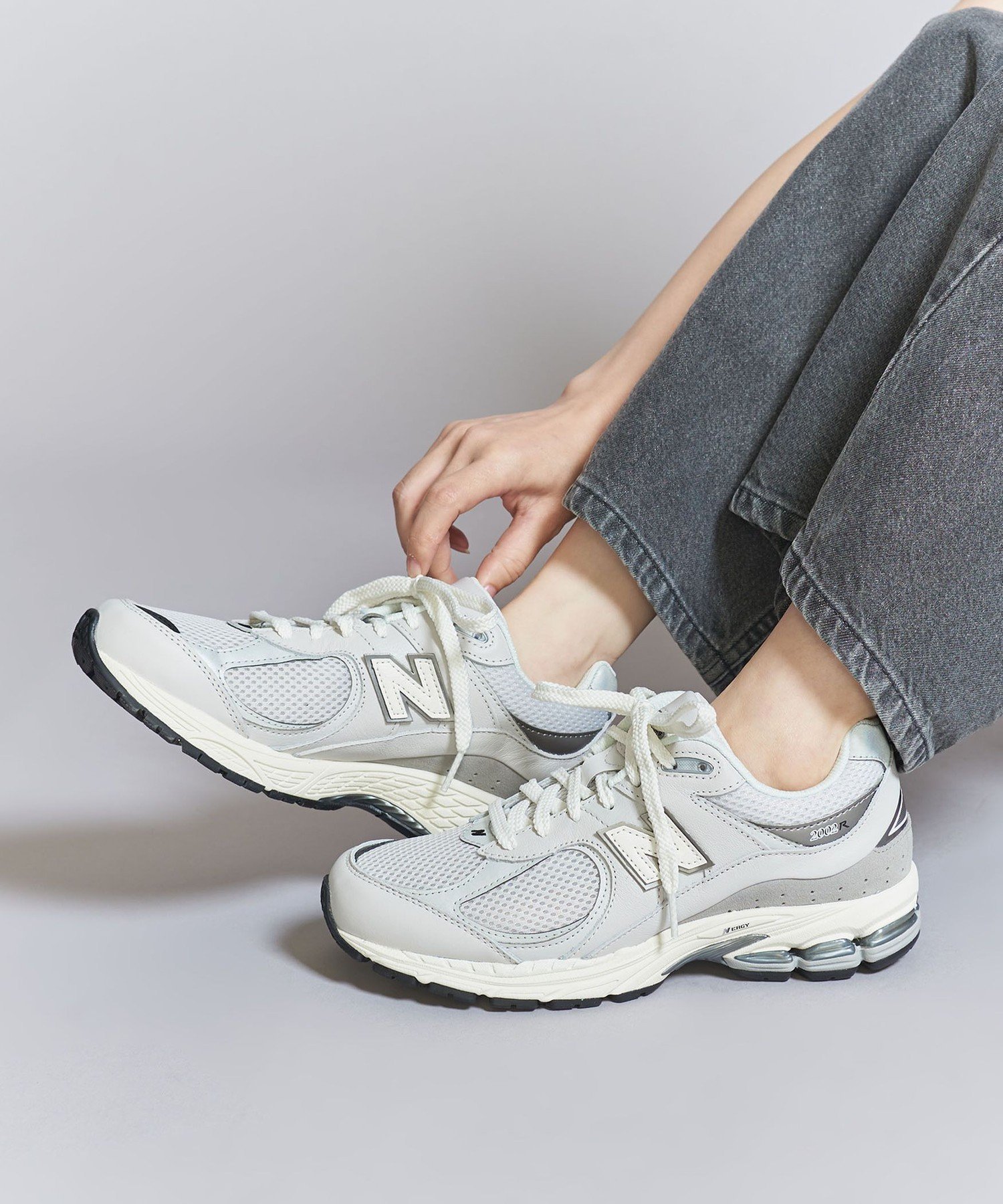 【ビューティ&ユース ユナイテッドアローズ/BEAUTY&YOUTH / UNITED ARROWS】のNew Balance M2002R/スニーカー インテリア・キッズ・メンズ・レディースファッション・服の通販 founy(ファニー) 　ファッション　Fashion　レディースファッション　WOMEN　シューズ　Shoes　スニーカー　Sneakers　スポーツ　Sports　フィット　Fit　メッシュ　Mesh　人気　Popularity　旅行　Travel　LT.GRAY|ID: prp329100004090706 ipo3291000000028506545