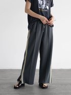 【ラシュッド/LASUD】のサイドラインジャージパンツ 人気、トレンドファッション・服の通販 founy(ファニー) ファッション Fashion レディースファッション WOMEN パンツ Pants おすすめ Recommend ジャージ Jersey スポーツ Sports トレンド Trend ミックス Mix thumbnail チャコールグレー|ID: prp329100004092047 ipo3291000000028569601