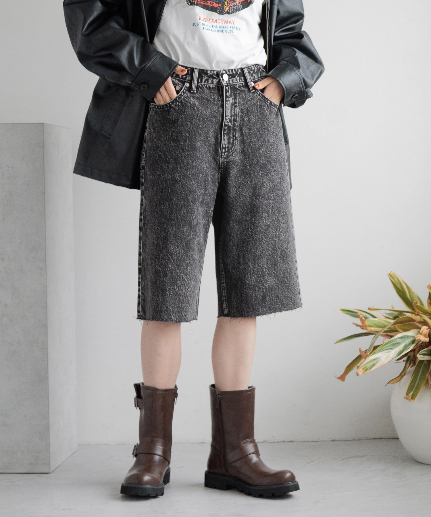 【ローリーズファーム/LOWRYS FARM】のCONE/ハーフデニムパンツ 人気、トレンドファッション・服の通販 founy(ファニー) 　ファッション　Fashion　レディースファッション　WOMEN　パンツ　Pants　デニムパンツ　Denim Pants　おすすめ　Recommend　コンパクト　Compact　シアー　Sheer　シンプル　Simple　ストレート　Straight　チュニック　Tunic　デニム　Denim　トレンド　Trend　ハーフ　Half　 other-1|ID: prp329100004097458 ipo3291000000027853454