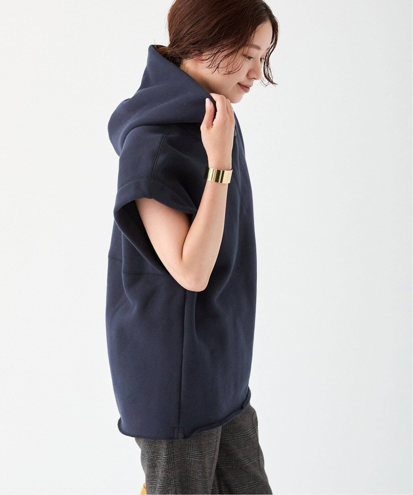 【イエナ/IENA】のノースリーブ フードパーカー 人気、トレンドファッション・服の通販 founy(ファニー) 　ファッション　Fashion　レディースファッション　WOMEN　トップス・カットソー　Tops/Tshirt　キャミソール / ノースリーブ　No Sleeves　パーカ　Sweats　2024年　2024　2024-2025秋冬・A/W　Aw/Autumn/Winter/Fw/Fall/2024-2025　おすすめ　Recommend　カットソー　Cut And Sew　スリーブ　Sleeve　タートルネック　Turtleneck　ノースリーブ　No Sleeve　パーカー　Hoodie　フレンチ　French　ベスト　Vest　長袖　Long Sleeve　 other-1|ID: prp329100004098327 ipo3291000000027873329