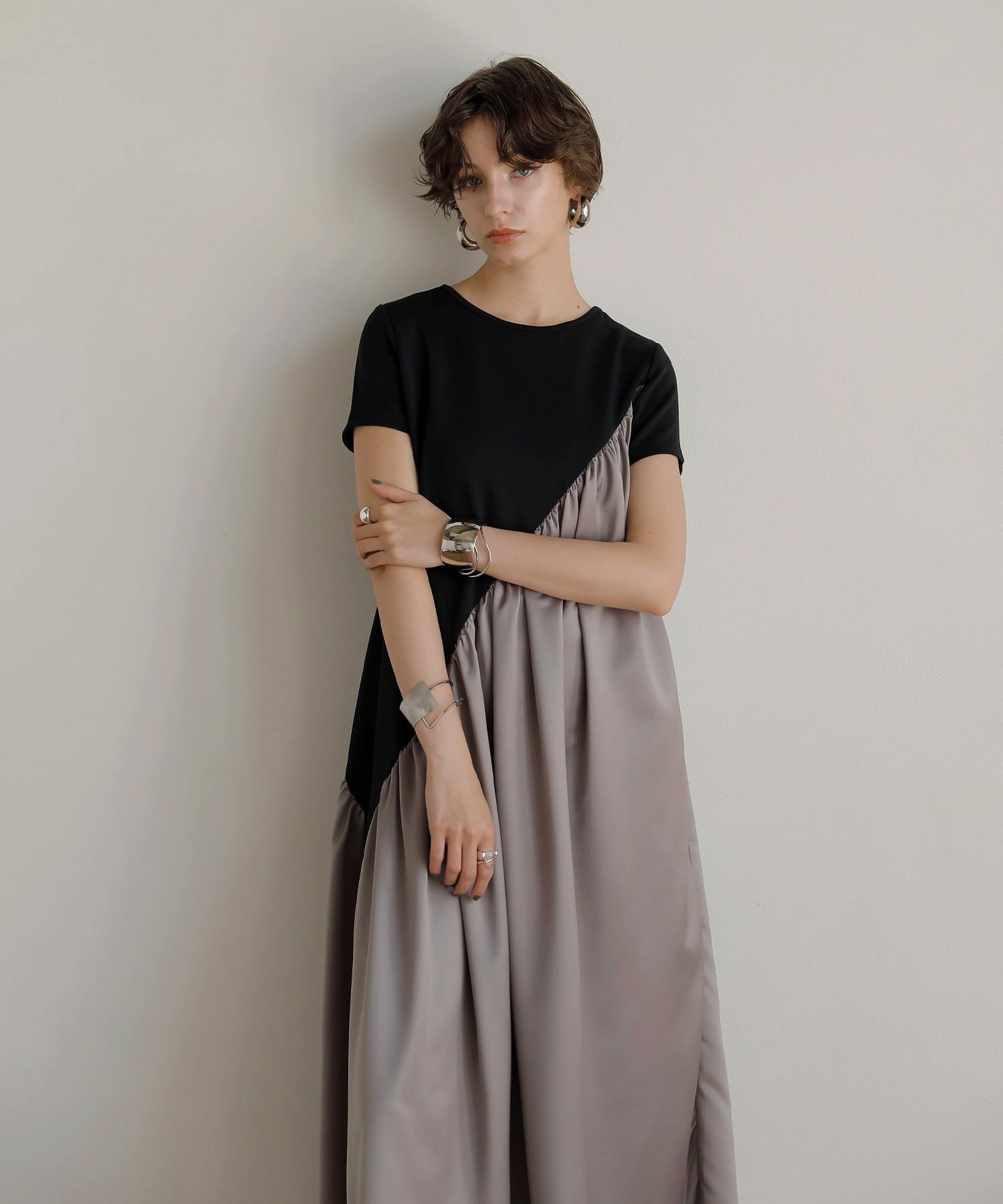 【ミエリインヴァリアント/MIELIINVARIANT】のRibbon Choker Bicolor Dress インテリア・キッズ・メンズ・レディースファッション・服の通販 founy(ファニー) 　ファッション　Fashion　レディースファッション　WOMEN　ワンピース　Dress　ドレス　Party Dresses　カットソー　Cut And Sew　軽量　Lightweight　サテン　Satin　ジャージー　Jersey　ストレッチ　Stretch　ドッキング　Docking　ドレス　Dress　バランス　Balance　フィット　Fit　ラップ　Wrap　リボン　Ribbon　楽ちん　Easy　おすすめ　Recommend　旅行　Travel　ビジネス 仕事 通勤　Business　MOCHA|ID: prp329100004098942 ipo3291000000028090746