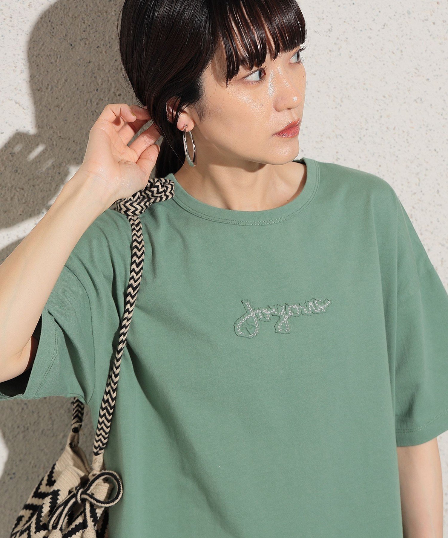 【ビームス ハート/BEAMS HEART】のBEAMS HEART / カット刺繍 クルーネック Tシャツ 人気、トレンドファッション・服の通販 founy(ファニー) 　ファッション　Fashion　レディースファッション　WOMEN　トップス・カットソー　Tops/Tshirt　シャツ/ブラウス　Shirts/Blouses　ロング / Tシャツ　T-Shirts　インナー　Inner　サロペット　Overalls　シンプル　Simple　スリット　Slit　デニム　Denim　パッチワーク　Patchwork　フロント　Front　リラックス　Relax　ワイド　Wide　 other-1|ID: prp329100004099319 ipo3291000000028612403