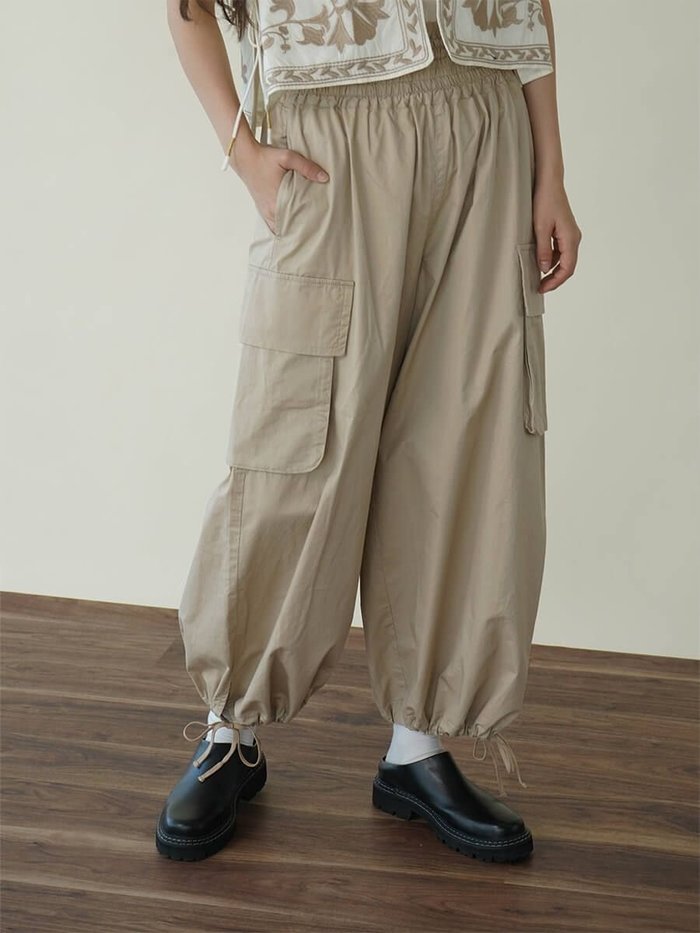 【ラシュッド/LASUD】のCotton parachute pants インテリア・キッズ・メンズ・レディースファッション・服の通販 founy(ファニー) https://founy.com/ ファッション Fashion レディースファッション WOMEN パンツ Pants コンパクト Compact シャーリング Shirring フェミニン Feminine |ID: prp329100004106941 ipo3291000000028941424