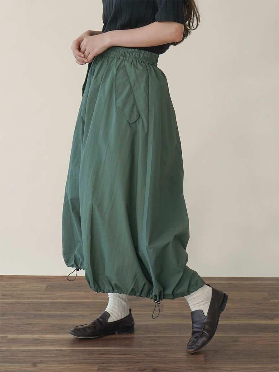 【ラシュッド/LASUD】のBalloon nylon skirt インテリア・キッズ・メンズ・レディースファッション・服の通販 founy(ファニー) 　ファッション　Fashion　レディースファッション　WOMEN　スカート　Skirt　ギャザー　Gather　フラップ　Flap　ポケット　Pocket　カーキ|ID: prp329100004107004 ipo3291000000029534295