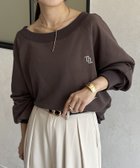 【ゼヴォン/Thevon】のボートネック刺繍ロゴプルオーバー 人気、トレンドファッション・服の通販 founy(ファニー) ファッション Fashion レディースファッション WOMEN トップス・カットソー Tops/Tshirt プルオーバー Pullover 2024年 2024 2024-2025秋冬・A/W Aw/Autumn/Winter/Fw/Fall/2024-2025 スウェット Sweat スラックス Slacks デニム Denim ワンショル One Shoulder ワンポイント One Point 秋 Autumn/Fall thumbnail ブラウン|ID: prp329100004107808 ipo3291000000029184709