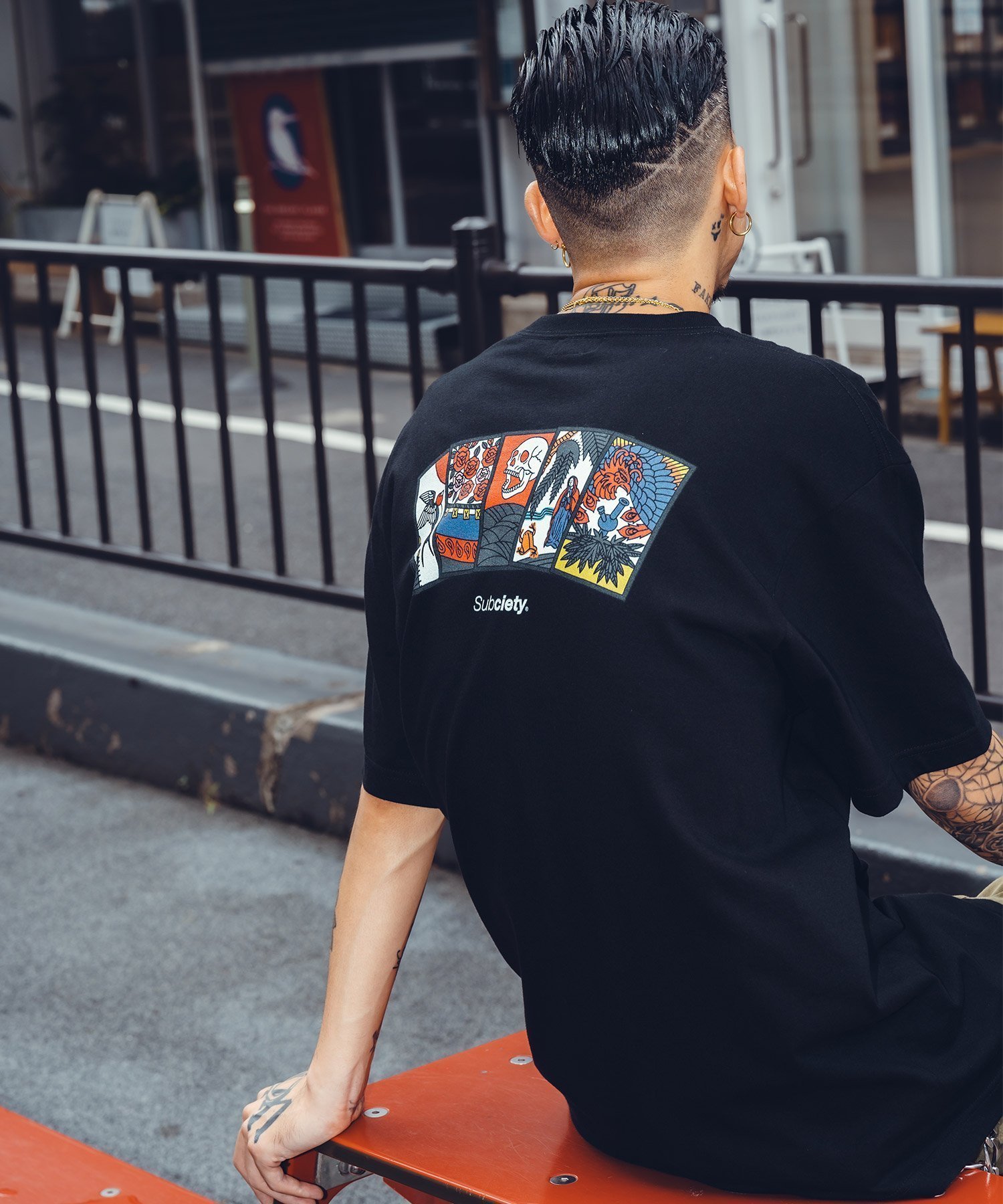 【サブサエティ/Subciety / MEN】のFive lights TEE インテリア・キッズ・メンズ・レディースファッション・服の通販 founy(ファニー) 　ファッション　Fashion　メンズファッション　MEN　グラフィック　Graphic　バランス　Balance　プリント　Print　モチーフ　Motif　再入荷　Restock/Back In Stock/Re Arrival　BLACK|ID: prp329100004108529 ipo3291000000028607440