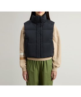 【ウールリッチ/WOOLRICH】 【公式】アルセア ショート ベスト / ALSEA SHORT VEST人気、トレンドファッション・服の通販 founy(ファニー) ファッション Fashion レディースファッション WOMEN アウター Coat Outerwear トップス・カットソー Tops/Tshirt ベスト/ジレ Gilets/Vests キルティング Quilting ショート Short センター Center ダウン Down ツイル Twill ファブリック Fabric フロント Front ベスト Vest ポケット Pocket メタル Metal |ID:prp329100004113865