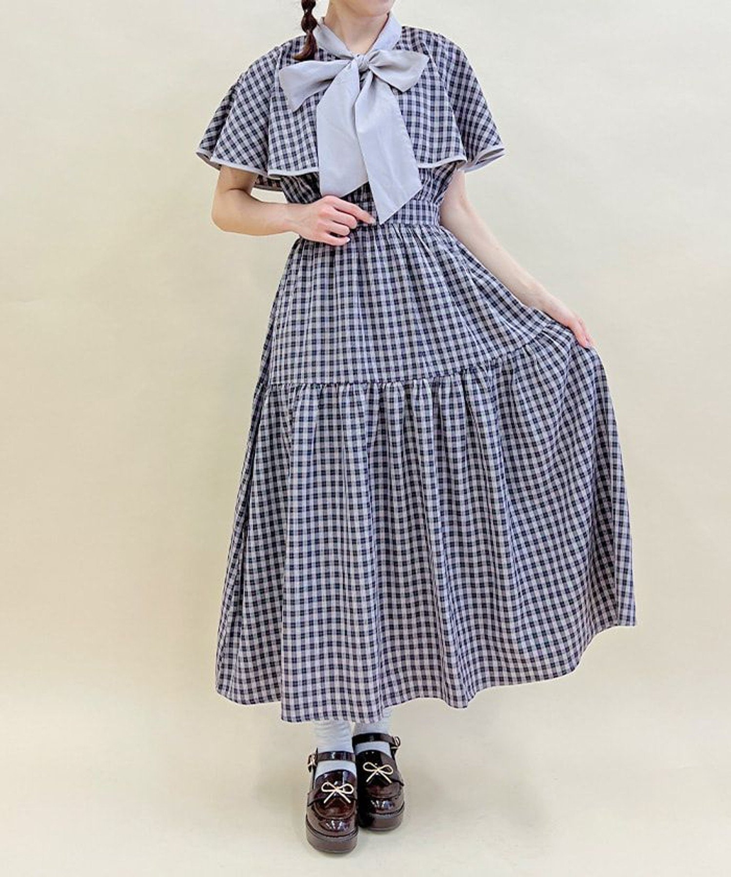 【アクシーズファム/axes femme】のチェックケープデザインワンピース インテリア・キッズ・メンズ・レディースファッション・服の通販 founy(ファニー) 　ファッション　Fashion　レディースファッション　WOMEN　ワンピース　Dress　おすすめ　Recommend　インナー　Inner　ガーリー　Girly　チェック　Check　エレガント 上品　Elegant　秋　Autumn/Fall　チャコール|ID: prp329100004114323 ipo3291000000028500580