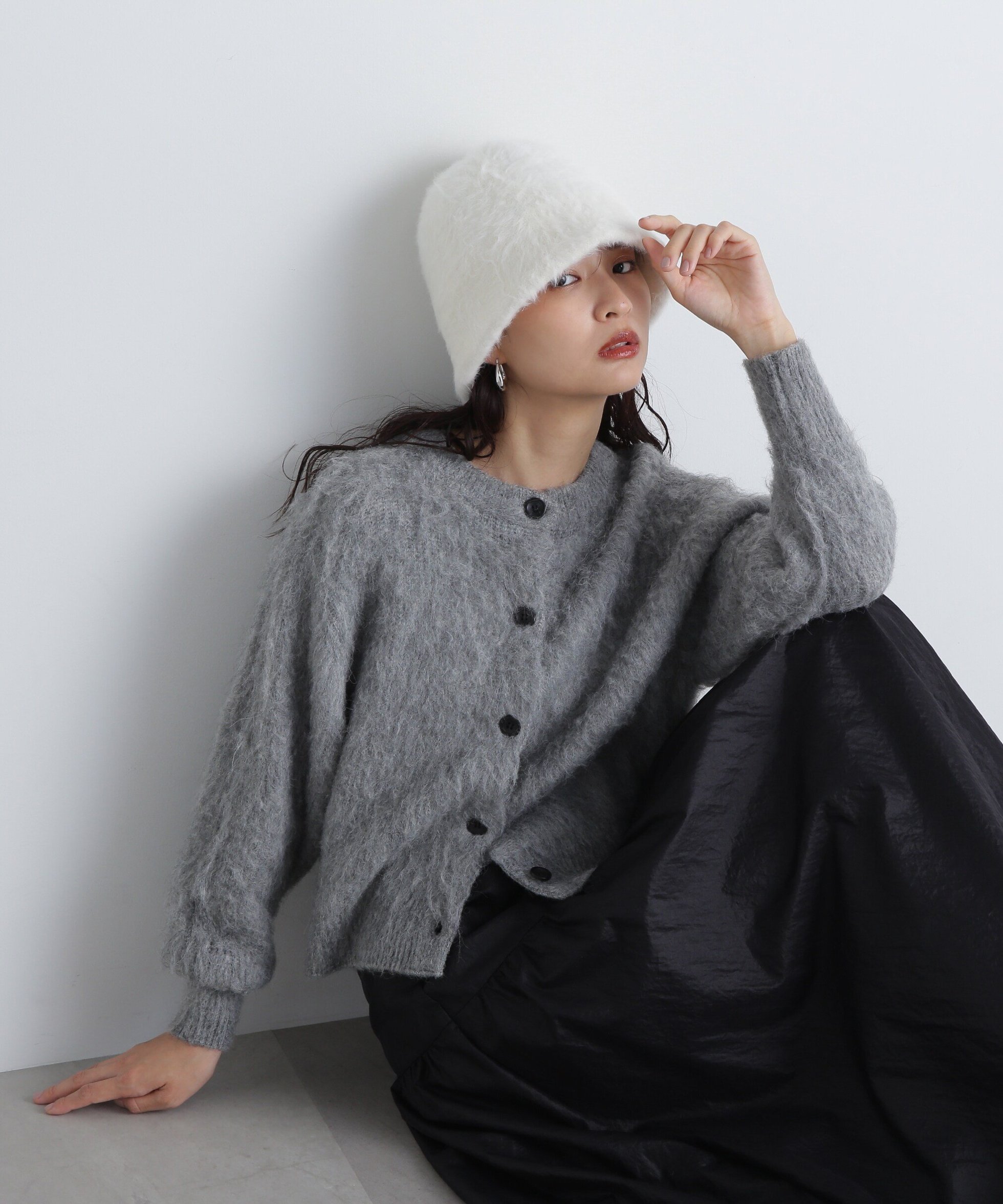 【エヌ ナチュラルビューティーベーシック/N.Natural Beauty basic】のクルーネックフェザーカーディガン 24AW インテリア・キッズ・メンズ・レディースファッション・服の通販 founy(ファニー) 　ファッション　Fashion　レディースファッション　WOMEN　トップス・カットソー　Tops/Tshirt　カーディガン　Cardigans　2024年　2024　2024-2025秋冬・A/W　Aw/Autumn/Winter/Fw/Fall/2024-2025　カーディガン　Cardigan　フェザー　Feather　ベーシック　Basic　グレー|ID: prp329100004117738 ipo3291000000028903011