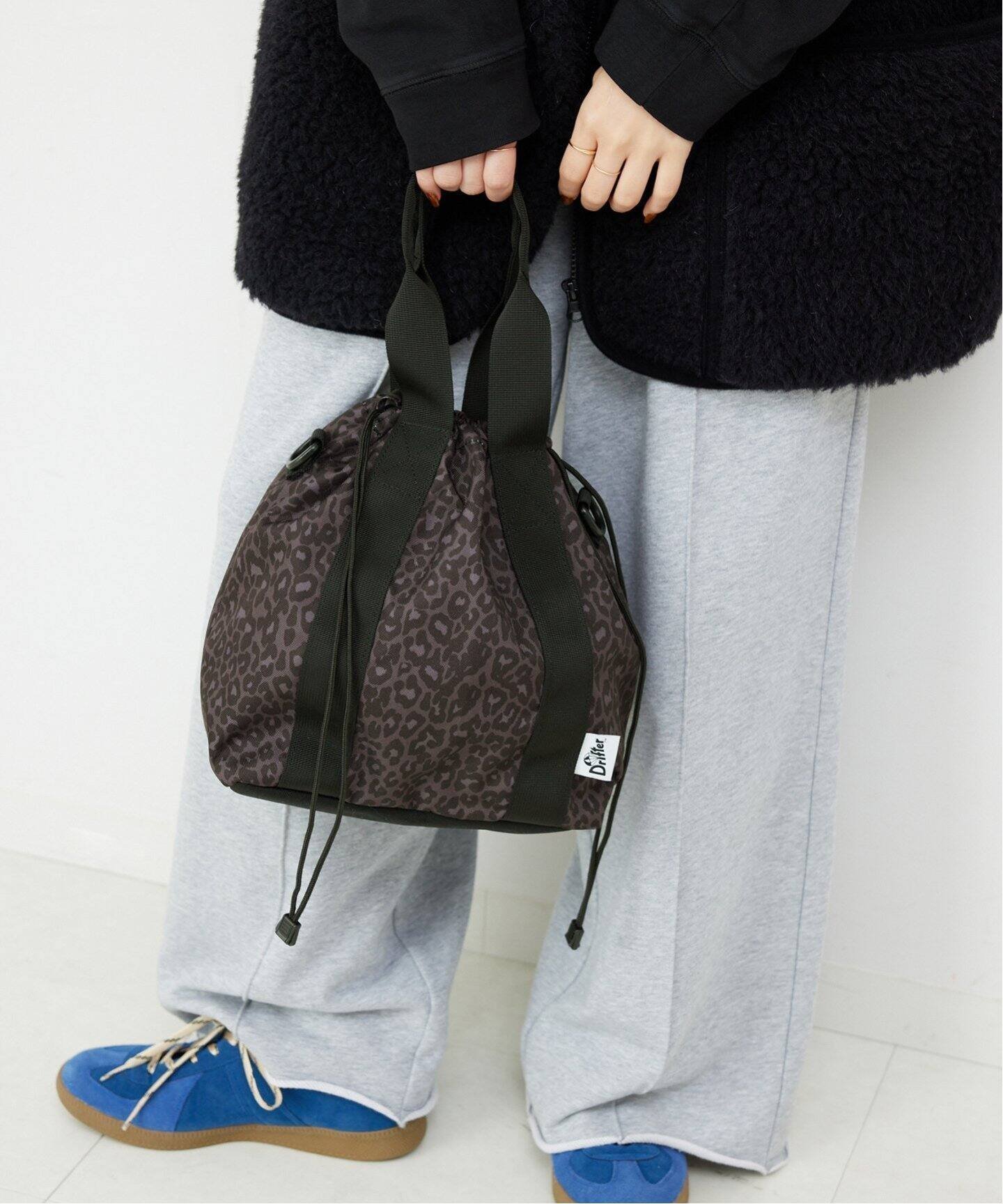 【スローブ イエナ/SLOBE IENA】のDRIFTER/ドリフター HANDLE BUCKET TOTE DFV1615 インテリア・キッズ・メンズ・レディースファッション・服の通販 founy(ファニー) 　ファッション　Fashion　レディースファッション　WOMEN　バッグ　Bag　グレー|ID: prp329100004127867 ipo3291000000028939448