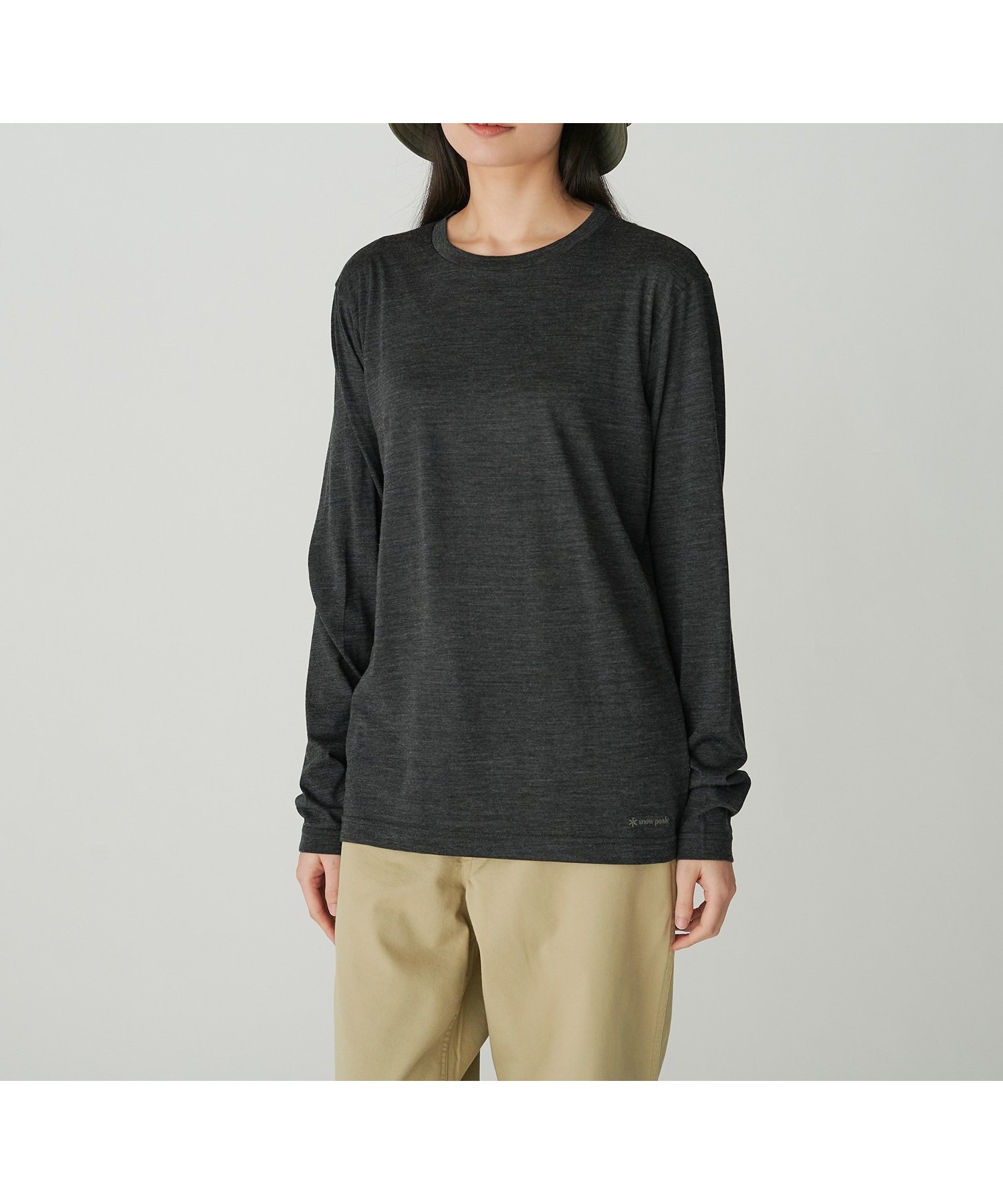 【スノーピーク/SNOW PEAK】のMerino Wool Long Sleeve T-Shirt インテリア・キッズ・メンズ・レディースファッション・服の通販 founy(ファニー) 　ファッション　Fashion　レディースファッション　WOMEN　トップス・カットソー　Tops/Tshirt　シャツ/ブラウス　Shirts/Blouses　ロング / Tシャツ　T-Shirts　インナー　Inner　洗える　Washable　シンプル　Simple　ストレート　Straight　スリーブ　Sleeve　ロング　Long　おすすめ　Recommend　Grey|ID: prp329100004128860 ipo3291000000028214859