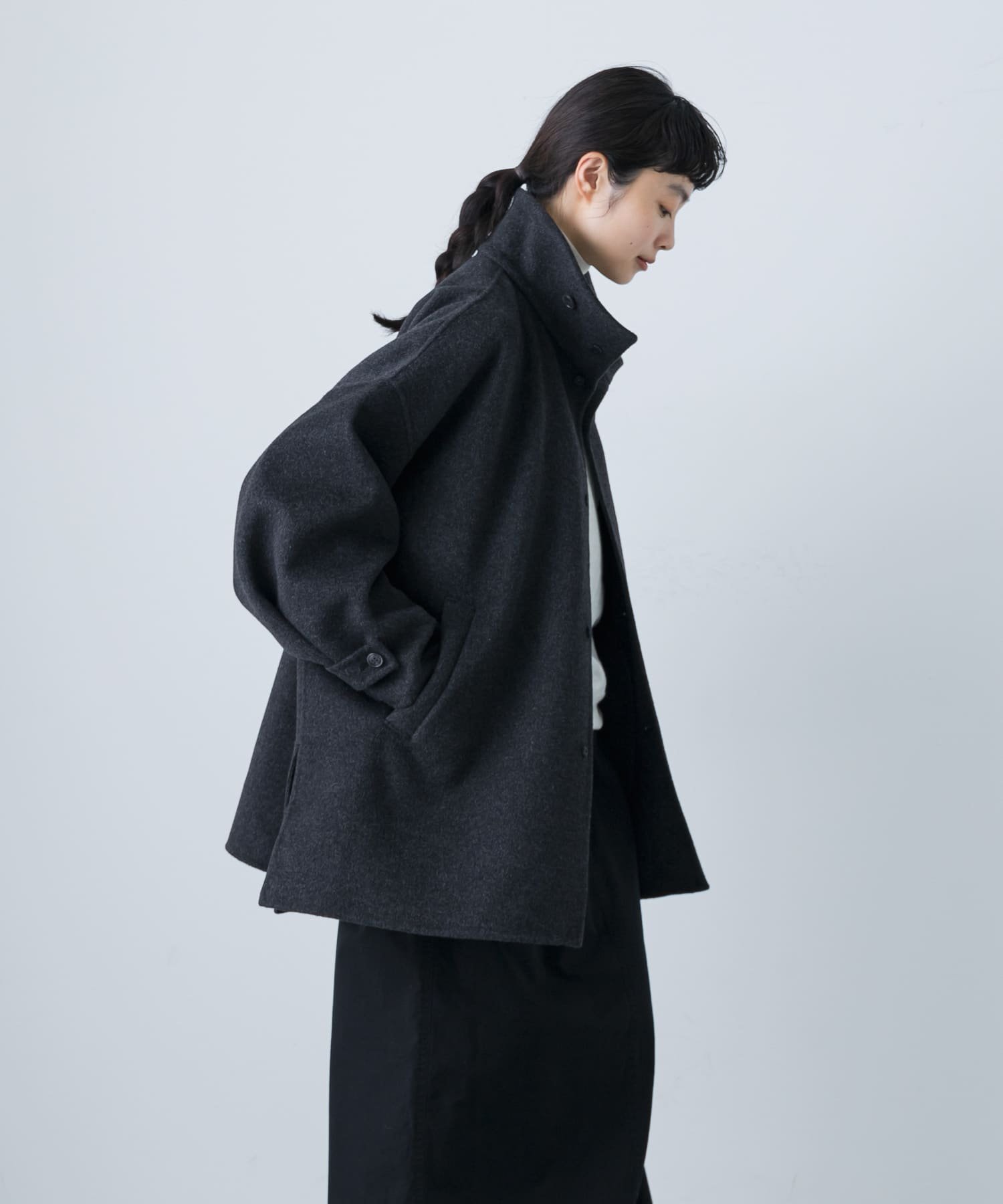 【かぐれ/kagure / URBAN RESEARCH】のウールスタンドショートコート インテリア・キッズ・メンズ・レディースファッション・服の通販 founy(ファニー) 　ファッション　Fashion　レディースファッション　WOMEN　アウター　Coat Outerwear　コート　Coats　インナー　Inner　カットソー　Cut And Sew　ショート　Short　シンプル　Simple　スタンド　Stand　ポケット　Pocket　マフラー　Scarf　A/W・秋冬　Aw・Autumn/Winter・Fw・Fall-Winter　冬　Winter　2024年　2024　エレガント 上品　Elegant　2024-2025秋冬・A/W　Aw/Autumn/Winter/Fw/Fall/2024-2025　CHARCOAL|ID: prp329100004135005 ipo3291000000028940084