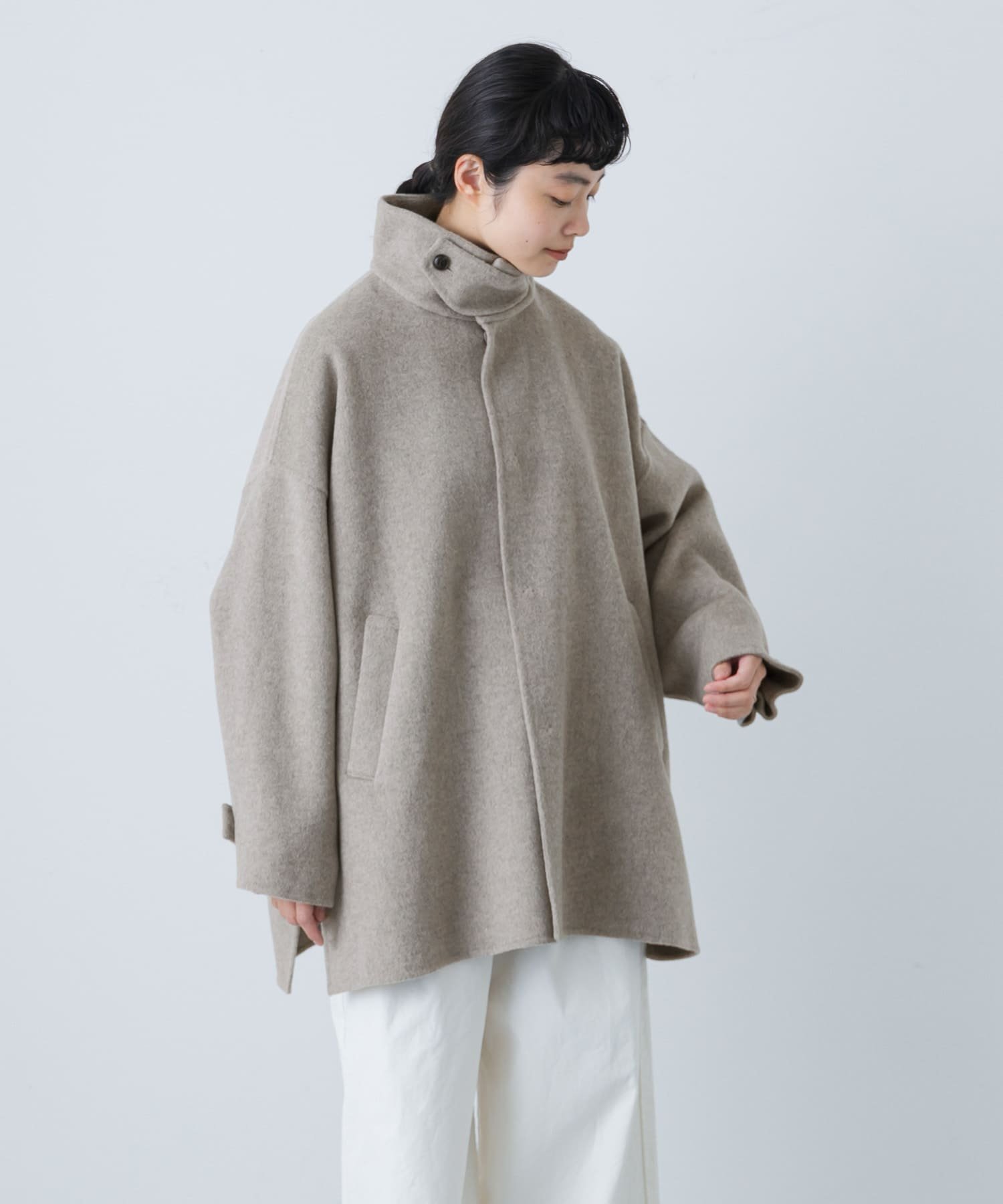 【かぐれ/kagure / URBAN RESEARCH】のウールスタンドショートコート インテリア・キッズ・メンズ・レディースファッション・服の通販 founy(ファニー) 　ファッション　Fashion　レディースファッション　WOMEN　アウター　Coat Outerwear　コート　Coats　インナー　Inner　カットソー　Cut And Sew　ショート　Short　シンプル　Simple　スタンド　Stand　ポケット　Pocket　マフラー　Scarf　A/W・秋冬　Aw・Autumn/Winter・Fw・Fall-Winter　冬　Winter　2024年　2024　エレガント 上品　Elegant　2024-2025秋冬・A/W　Aw/Autumn/Winter/Fw/Fall/2024-2025　GREGE|ID: prp329100004135005 ipo3291000000028940086