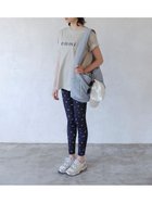 【エミ/emmi】のミニフラワーUVカットレギンス 人気、トレンドファッション・服の通販 founy(ファニー) ファッション Fashion レディースファッション WOMEN パンツ Pants レギンス Leggings フラワー Flower レギンス Leggings thumbnail DNVY[090]|ID: prp329100004136991 ipo3291000000028423674