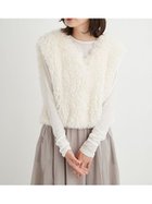 【エミ/emmi】のコンパクトファーベスト 人気、トレンドファッション・服の通販 founy(ファニー) ファッション Fashion レディースファッション WOMEN アウター Coat Outerwear トップス・カットソー Tops/Tshirt ベスト/ジレ Gilets/Vests カットソー Cut And Sew コンパクト Compact フェイクファー Faux Fur フォルム Form ポケット Pocket エレガント 上品 Elegant thumbnail OWHT[002]|ID: prp329100004137101 ipo3291000000028325671