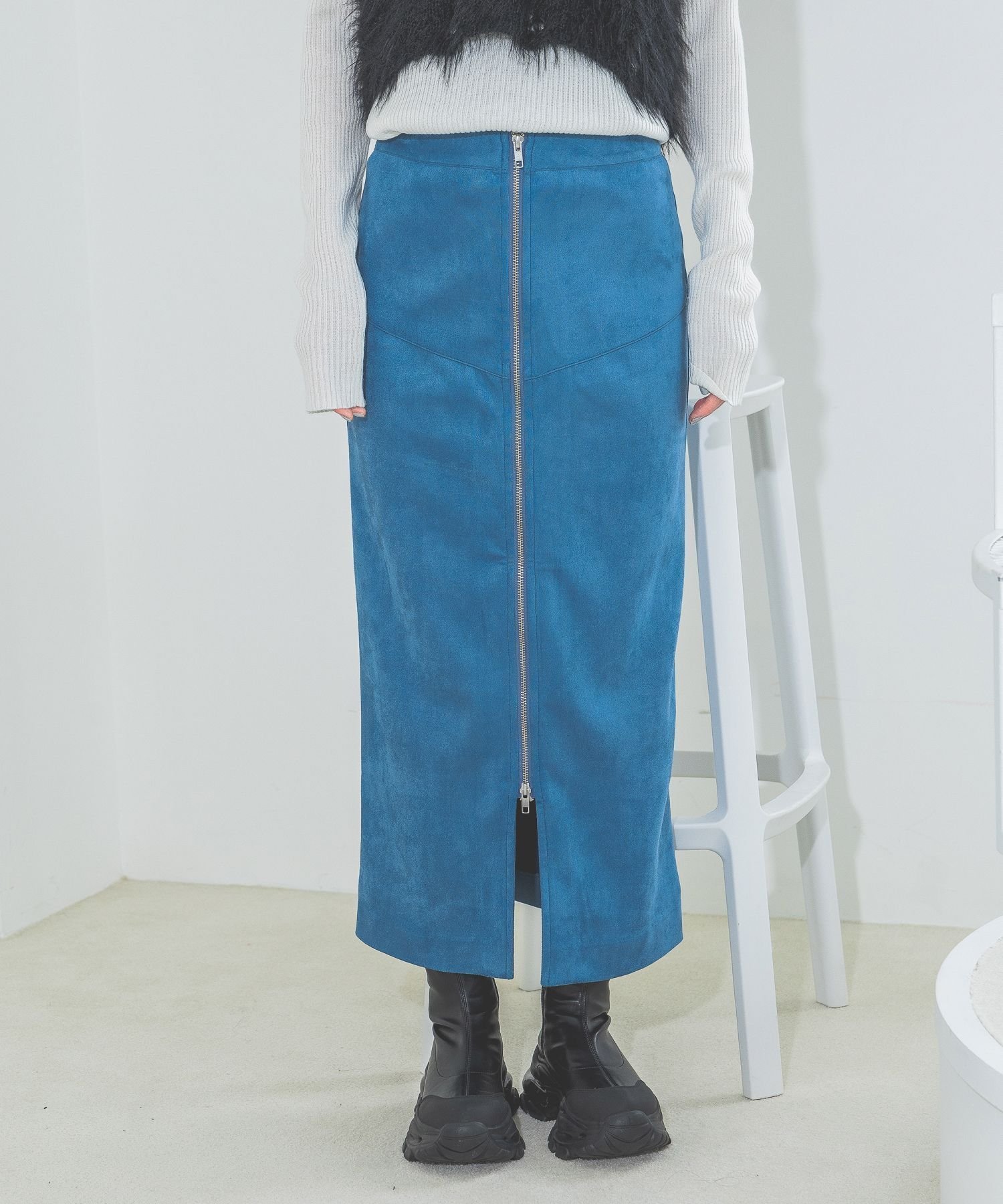 【ジーナシス/JEANASiS】のヌバックライクZIPナロースカート 人気、トレンドファッション・服の通販 founy(ファニー) 　ファッション　Fashion　レディースファッション　WOMEN　スカート　Skirt　バッグ　Bag　A/W・秋冬　Aw・Autumn/Winter・Fw・Fall-Winter　シンプル　Simple　スエード　Suede　スリット　Slit　フロント　Front　定番　Standard　 other-1|ID: prp329100004137587 ipo3291000000029476876