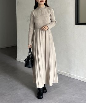 【ゼヴォン/Thevon】のハイネックビスチェ切替ニットワンピース 人気、トレンドファッション・服の通販 founy(ファニー) ファッション Fashion レディースファッション WOMEN ワンピース Dress ニットワンピース Knit Dresses 2024年 2024 2024-2025秋冬・A/W Aw/Autumn/Winter/Fw/Fall/2024-2025 ジャケット Jacket スニーカー Sneakers スリット Slit ダウン Down トレンド Trend ハイネック High Neck ビスチェ Bustier ブルゾン Blouson 冬 Winter 切替 Switching 定番 Standard 秋 Autumn/Fall |ID:prp329100004137883