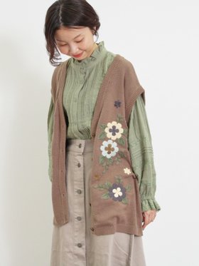 【サマンサモスモス/Samansa Mos2】の花柄刺繍ニットベスト 人気、トレンドファッション・服の通販 founy(ファニー) ファッション Fashion レディースファッション WOMEN アウター Coat Outerwear トップス・カットソー Tops/Tshirt ニット Knit Tops ベスト/ジレ Gilets/Vests 花柄・フラワープリント・モチーフ Flower Patterns カーディガン Cardigan シンプル Simple ベスト Vest |ID:prp329100004138023