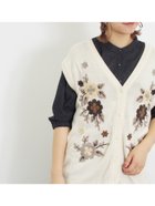 【サマンサモスモス/Samansa Mos2】の花柄刺繍ニットベスト 人気、トレンドファッション・服の通販 founy(ファニー) ファッション Fashion レディースファッション WOMEN アウター Coat Outerwear トップス・カットソー Tops/Tshirt ニット Knit Tops ベスト/ジレ Gilets/Vests 花柄・フラワープリント・モチーフ Flower Patterns カーディガン Cardigan シンプル Simple ベスト Vest thumbnail キナリ|ID: prp329100004138023 ipo3291000000028344521