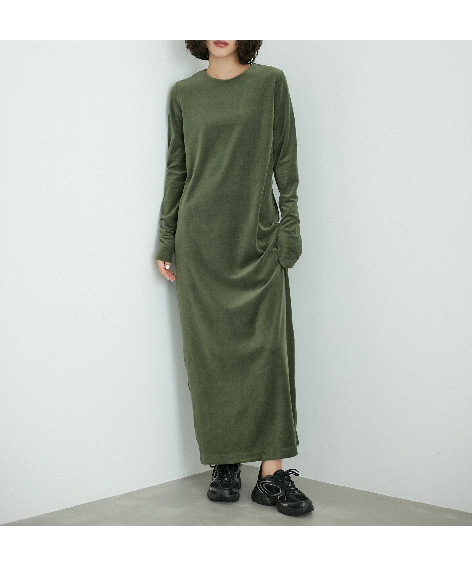 【アダム エ ロペ/ADAM ET ROPE'】の【ADAM ET ROPE 】 ベロア BOTANICAL DYED DRESS インテリア・キッズ・メンズ・レディースファッション・服の通販 founy(ファニー) 　ファッション　Fashion　レディースファッション　WOMEN　トップス・カットソー　Tops/Tshirt　ベロア　Velour　ワンピース　Dress　ドレス　Party Dresses　スリット　Slit　ドレス　Dress　ベロア　Velor　ボタニカル　Botanical　ボトム　Bottom　マキシ　Maxi　A/W・秋冬　Aw・Autumn/Winter・Fw・Fall-Winter　エレガント 上品　Elegant　2025年　2025　モスグリーン(32)|ID: prp329100004142297 ipo3291000000028442090