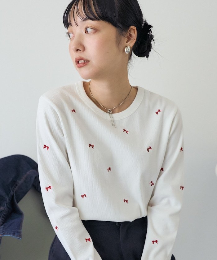 【フリークスストア/FREAK'S STORE】のミニリボン刺繍 ロンT 人気、トレンドファッション・服の通販 founy(ファニー) 　ファッション　Fashion　レディースファッション　WOMEN　トップス・カットソー　Tops/Tshirt　ロング / Tシャツ　T-Shirts　A/W・秋冬　Aw・Autumn/Winter・Fw・Fall-Winter　冬　Winter　おすすめ　Recommend　インナー　Inner　カットソー　Cut And Sew　シンプル　Simple　フェミニン　Feminine　リボン　Ribbon　 other-1|ID: prp329100004148140 ipo3291000000028514667