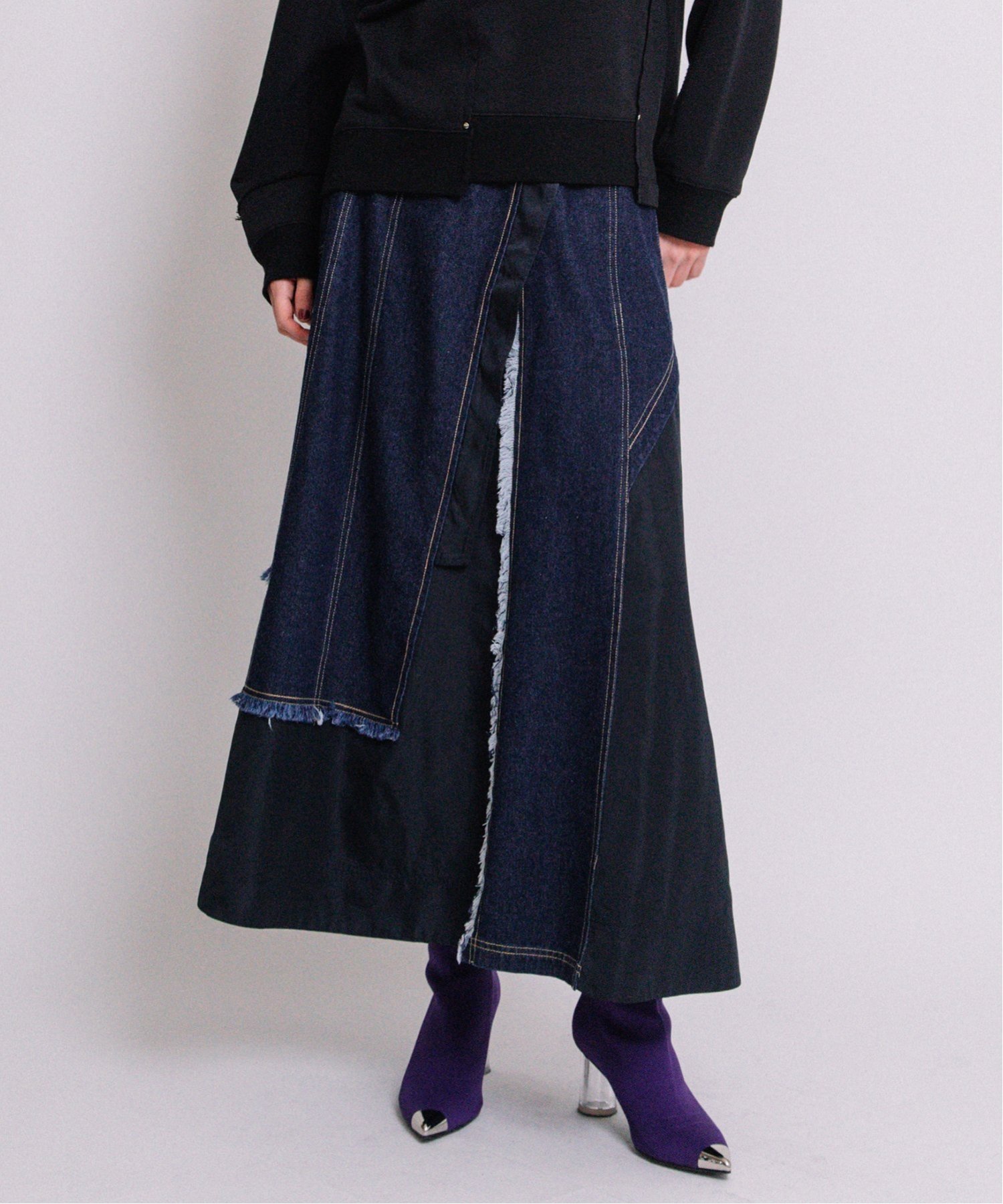 【アウラアイラ/AULA AILA】のDENIM COMBINATION TAFFETA SKIRT インテリア・キッズ・メンズ・レディースファッション・服の通販 founy(ファニー) 　ファッション　Fashion　レディースファッション　WOMEN　スカート　Skirt　デニム　Denim　バランス　Balance　フレア　Flare　NAVY|ID: prp329100004151611 ipo3291000000028571380