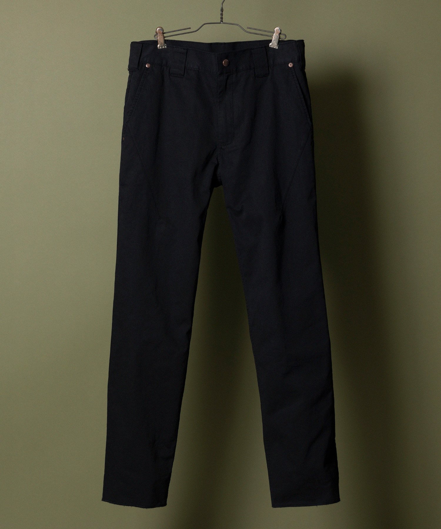 【ナンバー/Number / MEN】のSLIM TAPERED WORK PANTS インテリア・キッズ・メンズ・レディースファッション・服の通販 founy(ファニー) 　ファッション　Fashion　メンズファッション　MEN　ボトムス　Bottoms/Men　アシンメトリー　Asymmetry　ヴィンテージ　Vintage　カットオフ　Cut Off　ショート　Short　シンプル　Simple　スリム　Slim　セットアップ　Set Up　ダメージ　Damage　チェーン　Chain　テーパード　Tapered　定番　Standard　パターン　Pattern　パーカー　Hoodie　ビンテージ　Vintage　フロント　Front　プリント　Print　ポケット　Pocket　ループ　Loop　ワーク　Work　おすすめ　Recommend　BLACK|ID: prp329100004153428 ipo3291000000028606181