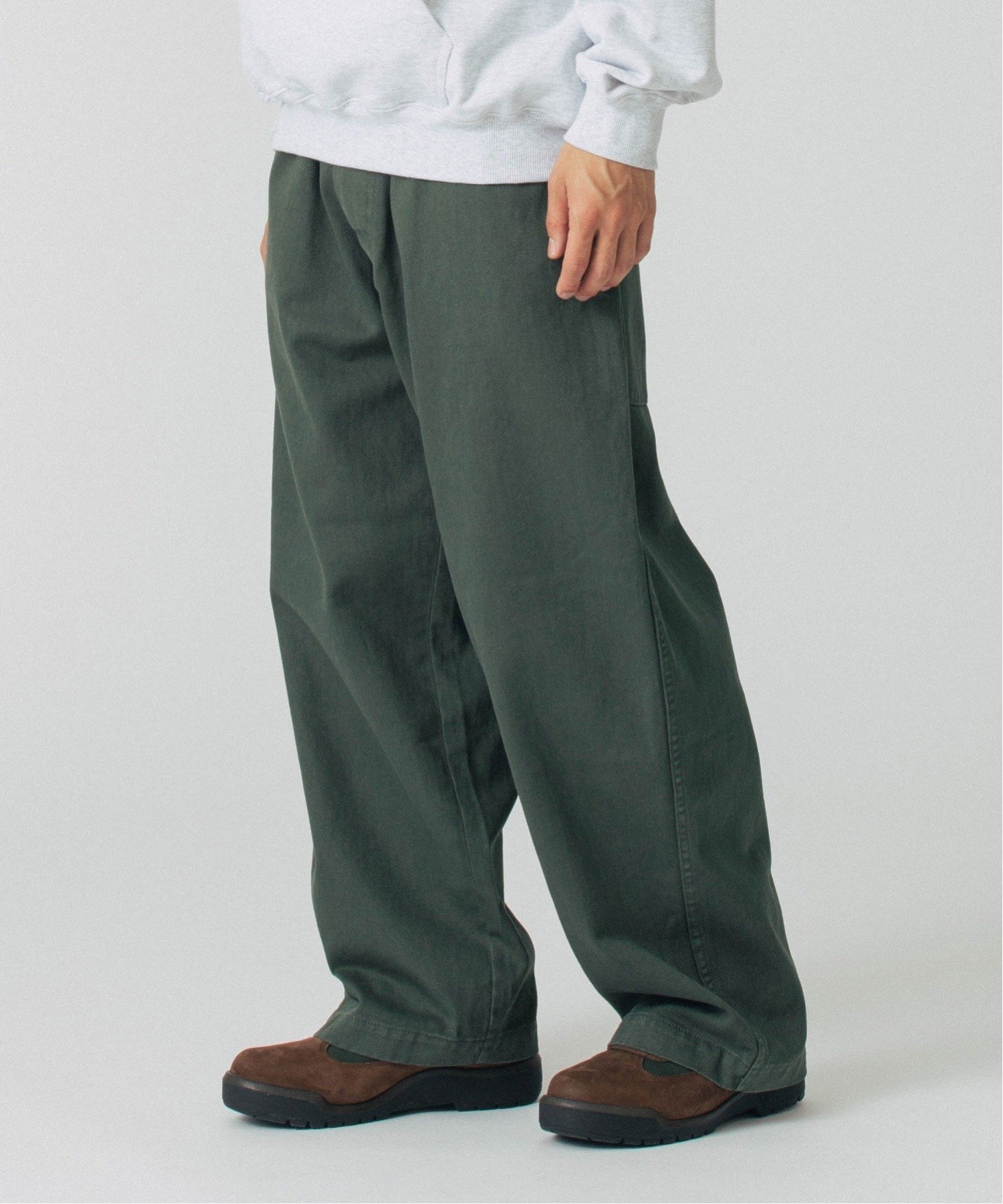 【エクストララージ/XLARGE / MEN】のOVAL LOGO TWILL WIDE PANTS XLARGE インテリア・キッズ・メンズ・レディースファッション・服の通販 founy(ファニー) 　ファッション　Fashion　メンズファッション　MEN　ボトムス　Bottoms/Men　グラフィック　Graphic　ツイル　Twill　ポケット　Pocket　ワイド　Wide　DkGREEN|ID: prp329100004153436 ipo3291000000028606335