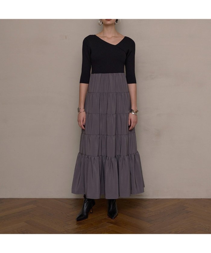 【ミエリインヴァリアント/MIELIINVARIANT】のTiered Docking Bicolor Dress インテリア・キッズ・メンズ・レディースファッション・服の通販 founy(ファニー) https://founy.com/ ファッション Fashion レディースファッション WOMEN ワンピース Dress ドレス Party Dresses カッティング Cutting ギャザー Gather サマー Summer ティアード Tiered ドッキング Docking ドレス Dress 旅行 Travel |ID: prp329100004156042 ipo3291000000028643536