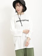 【サマンサモスモス/Samansa Mos2】の◎プリントロゴロンT 人気、トレンドファッション・服の通販 founy(ファニー) ファッション Fashion レディースファッション WOMEN トップス・カットソー Tops/Tshirt ロング / Tシャツ T-Shirts おすすめ Recommend スリット Slit フロント Front ロング Long ワンポイント One Point thumbnail オフホワイト|ID: prp329100004159248 ipo3291000000029224495