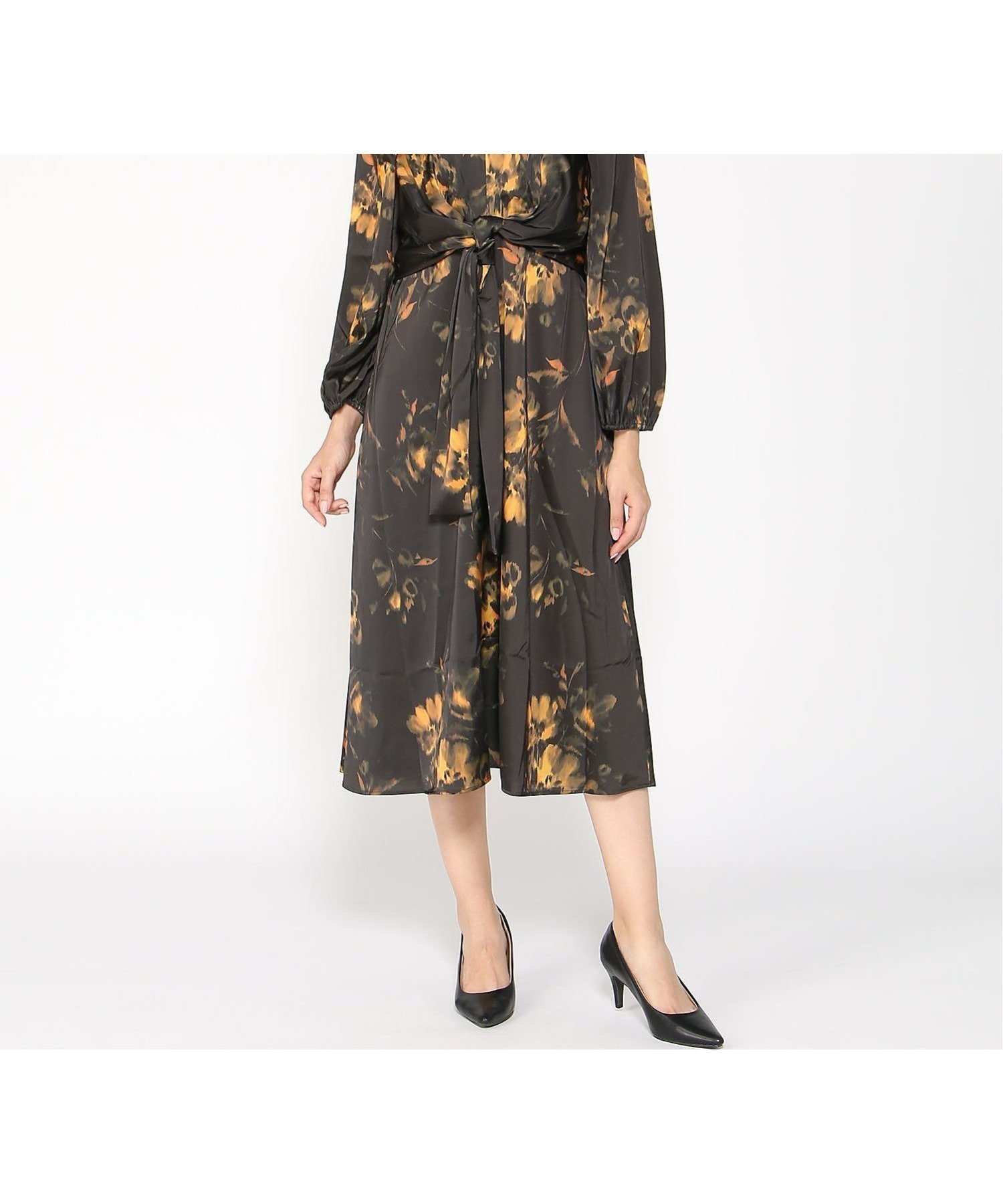 【バナナリパブリック ファクトリーストア/BANANA REPUBLIC FACTORY STORE】のBANANA REPUBLIC FACTORY STORE LS SATIN KNOTTED FNF MIDI DRESS インテリア・キッズ・メンズ・レディースファッション・服の通販 founy(ファニー) 　ファッション　Fashion　レディースファッション　WOMEN　ワンピース　Dress　ドレス　Party Dresses　イエロー　Yellow　エレガント 上品　Elegant　サテン　Satin　フレア　Flare　YELLOW_FLORAL|ID: prp329100004162551 ipo3291000000028743414