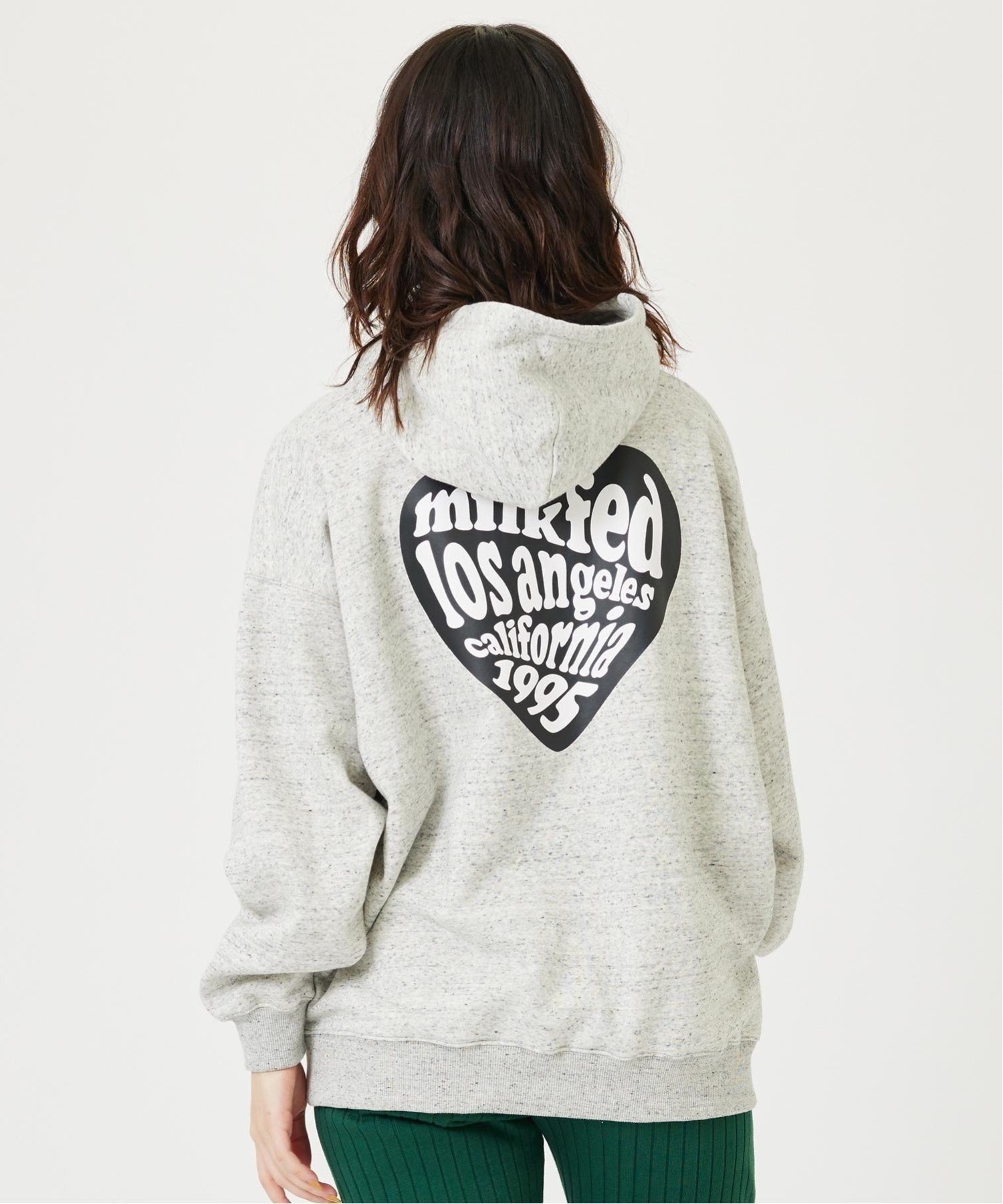 【ミルクフェド/MILKFED.】のLOGO IN HEART SWEAT HOODIE インテリア・キッズ・メンズ・レディースファッション・服の通販 founy(ファニー) 　ファッション　Fashion　レディースファッション　WOMEN　トップス・カットソー　Tops/Tshirt　パーカ　Sweats　スウェット　Sweat　グラフィック　Graphic　トレンド　Trend　プリント　Print　定番　Standard　MULTI|ID: prp329100004163253 ipo3291000000028755809