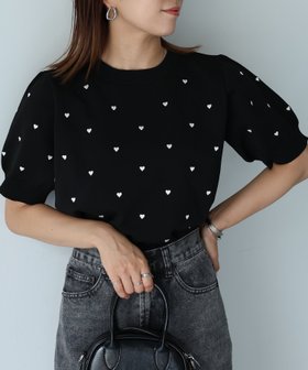 【リベリー/Riberry】のスポンディッシュハート刺繍半袖ニット 人気、トレンドファッション・服の通販 founy(ファニー) ファッション Fashion レディースファッション WOMEN トップス・カットソー Tops/Tshirt ニット Knit Tops おすすめ Recommend コンパクト Compact シンプル Simple スラックス Slacks スリーブ Sleeve デニム Denim バランス Balance ボトム Bottom ロング Long 半袖 Short Sleeve |ID:prp329100004163752