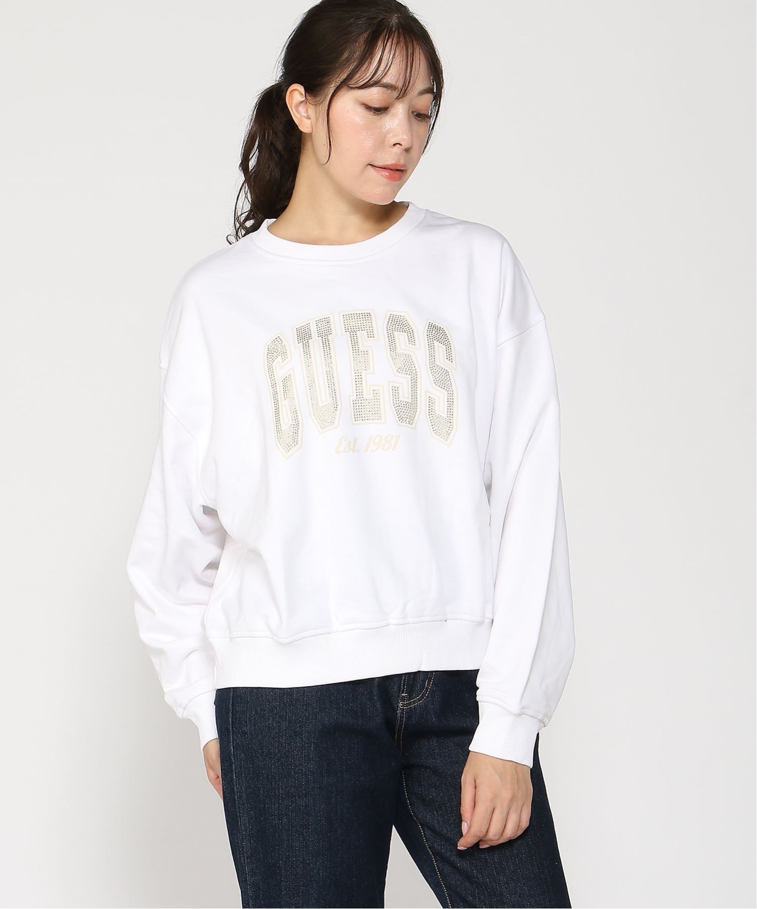 【ゲス/GUESS】のCN College Sweatshirt インテリア・キッズ・メンズ・レディースファッション・服の通販 founy(ファニー) 　ファッション　Fashion　レディースファッション　WOMEN　トップス・カットソー　Tops/Tshirt　シャツ/ブラウス　Shirts/Blouses　パーカ　Sweats　ロング / Tシャツ　T-Shirts　スウェット　Sweat　ホワイト|ID: prp329100004163757 ipo3291000000028759359