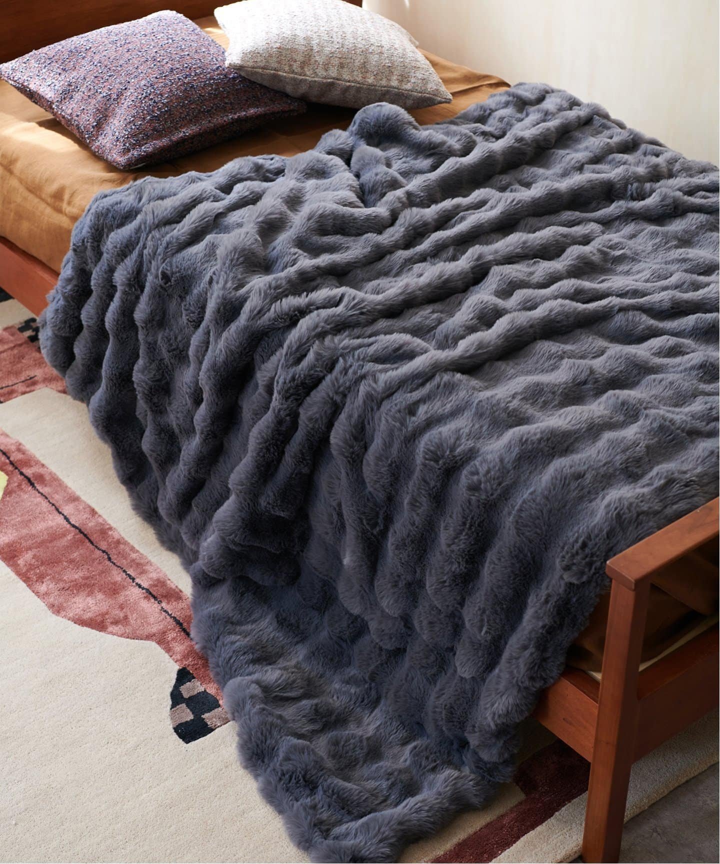 【その他のブランド/Other】のFUR BLANKET L フェイクファー ブランケット インテリア・キッズ・メンズ・レディースファッション・服の通販 founy(ファニー) 　ファッション　Fashion　メンズファッション　MEN　おすすめ　Recommend　アウトドア　Outdoor　クッション　Cushion　フェイクファー　Faux Fur　ブランケット　Blanket　エレガント 上品　Elegant　冬　Winter　グレー|ID: prp329100004167001 ipo3291000000028812013