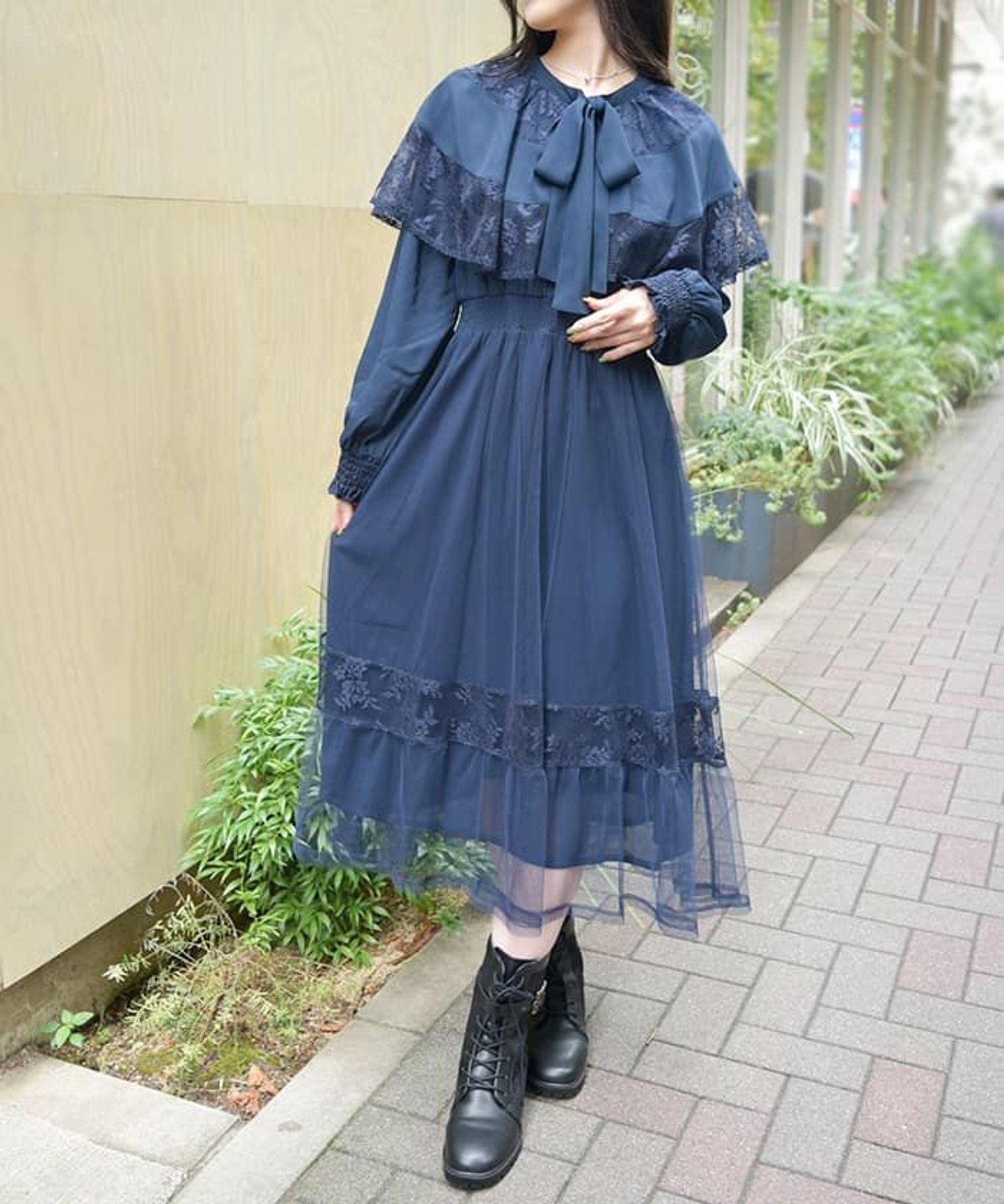 【アクシーズファム/axes femme】のリボン付ケープワンピース インテリア・キッズ・メンズ・レディースファッション・服の通販 founy(ファニー) 　ファッション　Fashion　レディースファッション　WOMEN　ワンピース　Dress　おすすめ　Recommend　エレガント 上品　Elegant　チュール　Tulle　リボン　Ribbon　レース　Race　紺|ID: prp329100004167788 ipo3291000000028825342