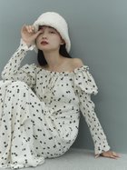 【ファーファー/FURFUR】のクラシカルフラワーオフショルワンピース 人気、トレンドファッション・服の通販 founy(ファニー) ファッション Fashion レディースファッション WOMEN ワンピース Dress スクエア Square モチーフ Motif thumbnail IVR[003]|ID: prp329100004168965 ipo3291000000028843598