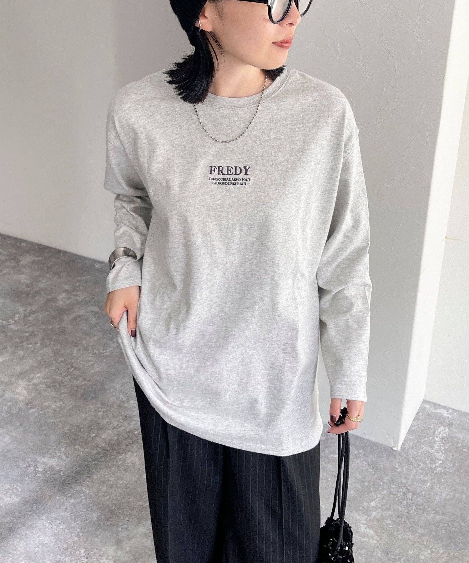 【その他のブランド/Other】の刺繍微起毛ロンTシャツ インテリア・キッズ・メンズ・レディースファッション・服の通販 founy(ファニー) 　ファッション　Fashion　レディースファッション　WOMEN　トップス・カットソー　Tops/Tshirt　シャツ/ブラウス　Shirts/Blouses　ロング / Tシャツ　T-Shirts　2024年　2024　2024-2025秋冬・A/W　Aw/Autumn/Winter/Fw/Fall/2024-2025　おすすめ　Recommend　インナー　Inner　カーディガン　Cardigan　シンプル　Simple　ライトグレー|ID: prp329100004171113 ipo3291000000028867952