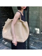 【エミ/emmi】の【emmi atelier】ラージトートバッグ 人気、トレンドファッション・服の通販 founy(ファニー) 雑誌掲載アイテム Magazine Items ファッション雑誌 Fashion Magazines ヴェリィ VERY ファッション Fashion レディースファッション WOMEN バッグ Bag 3月号 March Issue 4月号 April Issue クラッチ Clutch シンプル Simple スタイリッシュ Stylish ポケット Pocket 雑誌 Magazine thumbnail BEG[037]|ID: prp329100004171344 ipo3291000000028869561