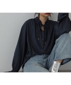 【エヌ ナチュラルビューティーベーシック/N.Natural Beauty basic】のフリルスタンドカラーブラウス 人気、トレンドファッション・服の通販 founy(ファニー) ファッション Fashion レディースファッション WOMEN トップス・カットソー Tops/Tshirt シャツ/ブラウス Shirts/Blouses カフス Cuffs スタンド Stand デニム Denim フェミニン Feminine フリル Frills リボン Ribbon thumbnail チャコール1|ID: prp329100004172618 ipo3291000000028889073